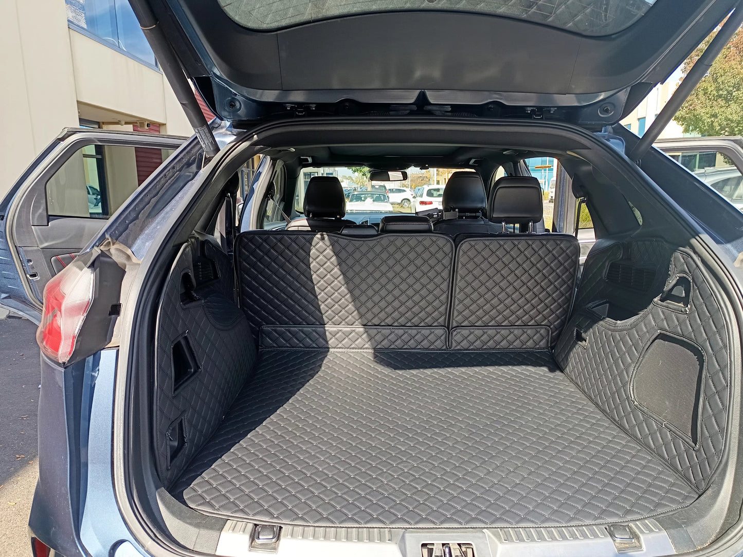 Custom-made boot liner for Ford Endura 2018-2020