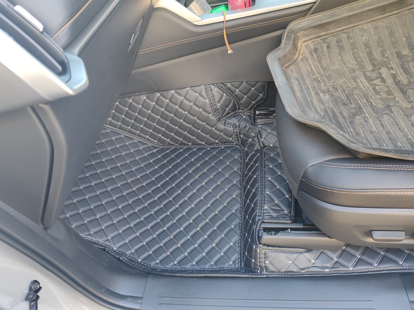 Custom-made floor mats for Mazda CX60
