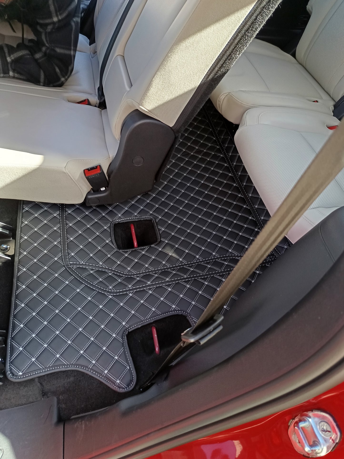 Custom-made floor mats for Mahindra XUV700